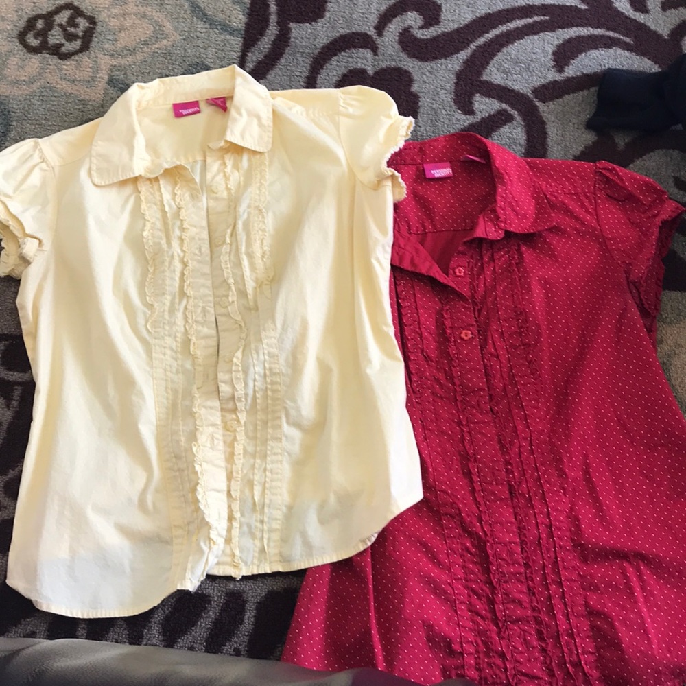 Set of 2 button up ruffle tops w collar